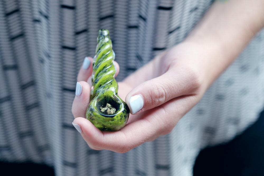 How to Clean a Weed Pipe? A Beginner's Guide